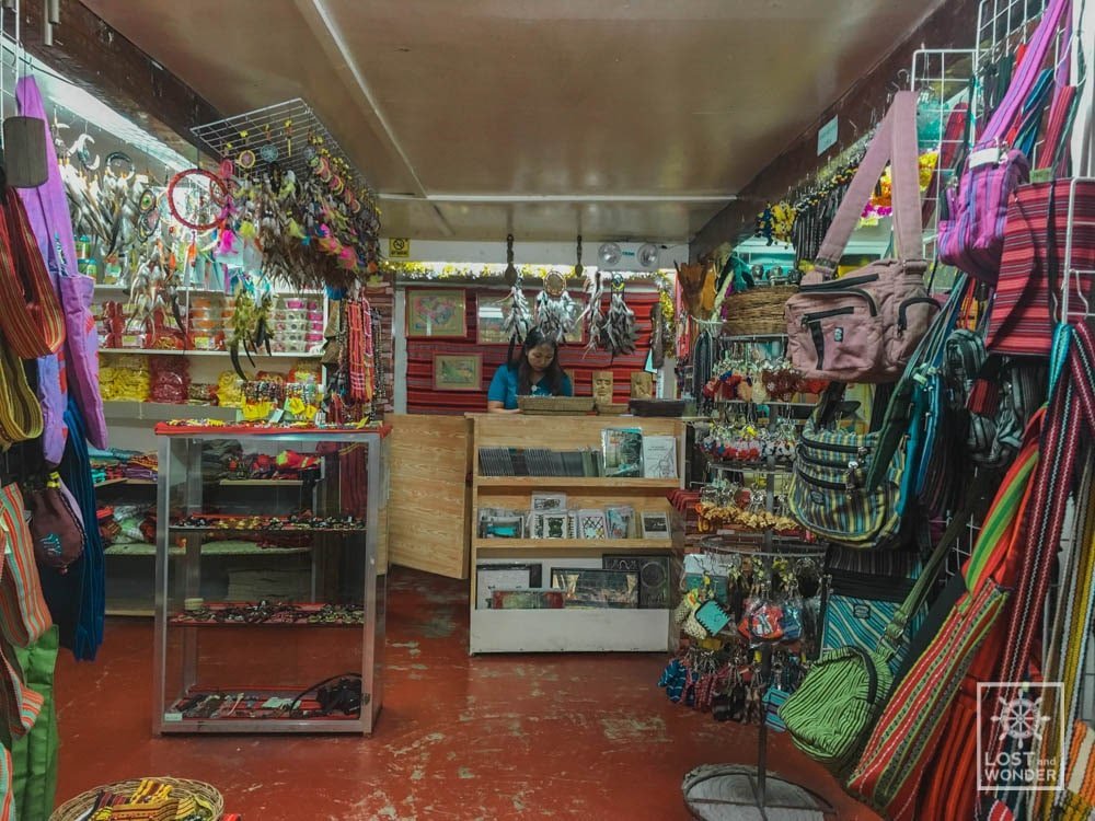 Photo of a souvenir shop in tam-awan village baguio